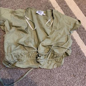 ARMY GREEN / OLIVE GREEN CROP💚💚🍀🍀